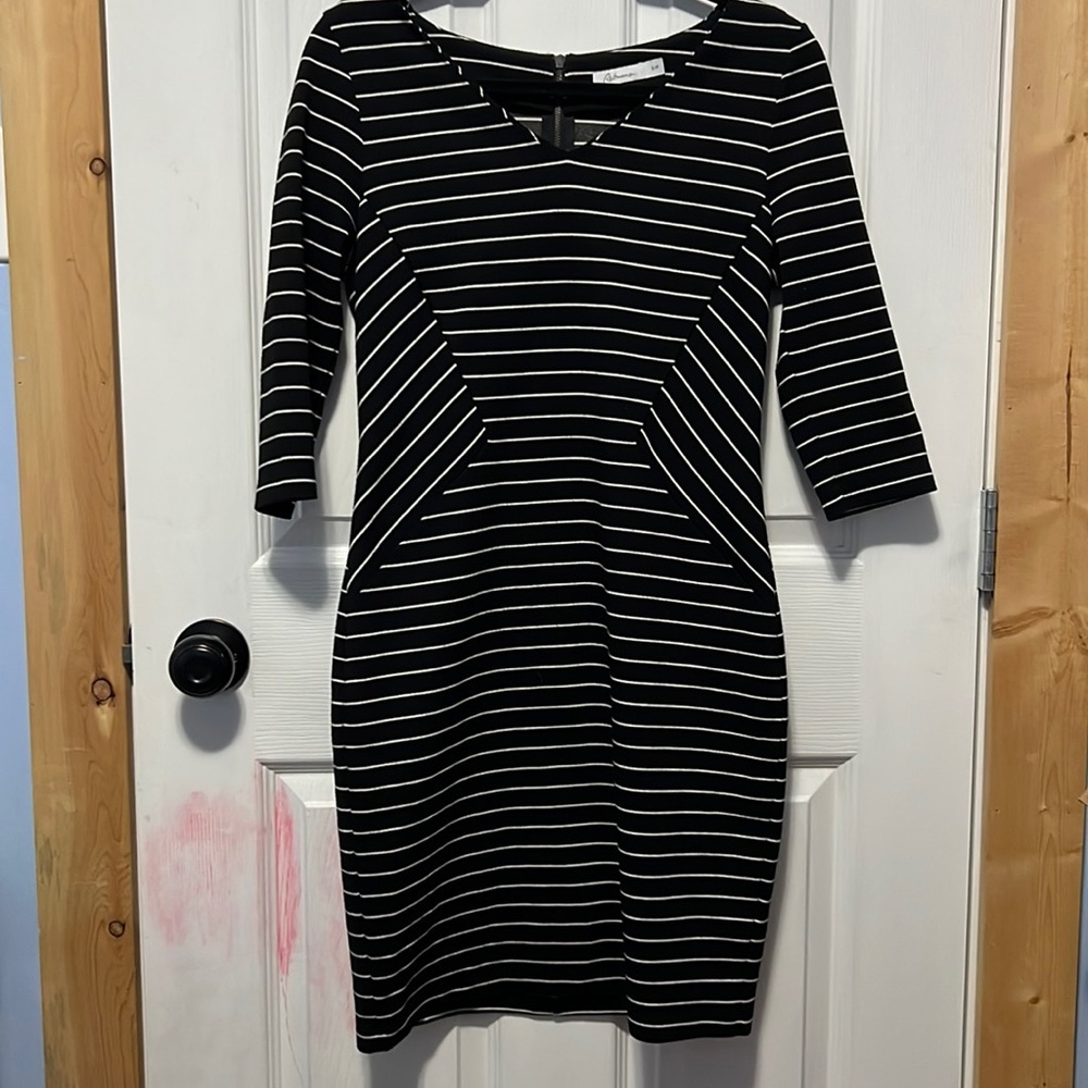 3/$20 slimming small  reitmans dress